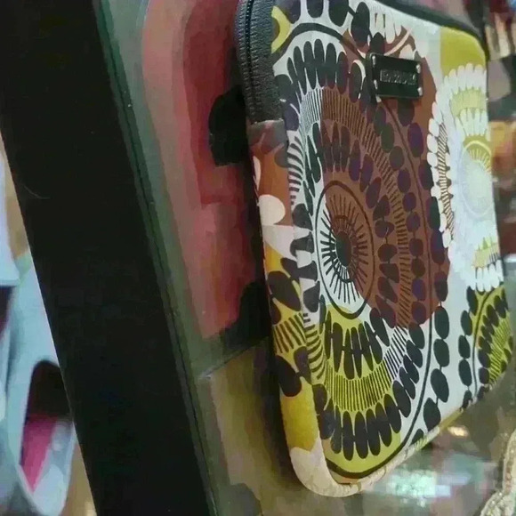 Vera Bradley Tablet Sleeve Baroque Pattern - Picture 12 of 12